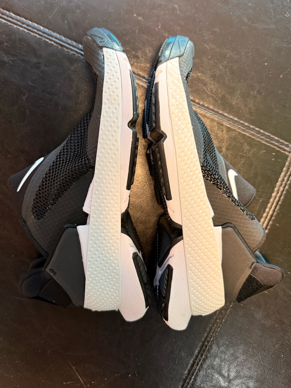 NIKE Go Flyease Slip-on Sneakers Shoes Women's size 7.5 Black/White